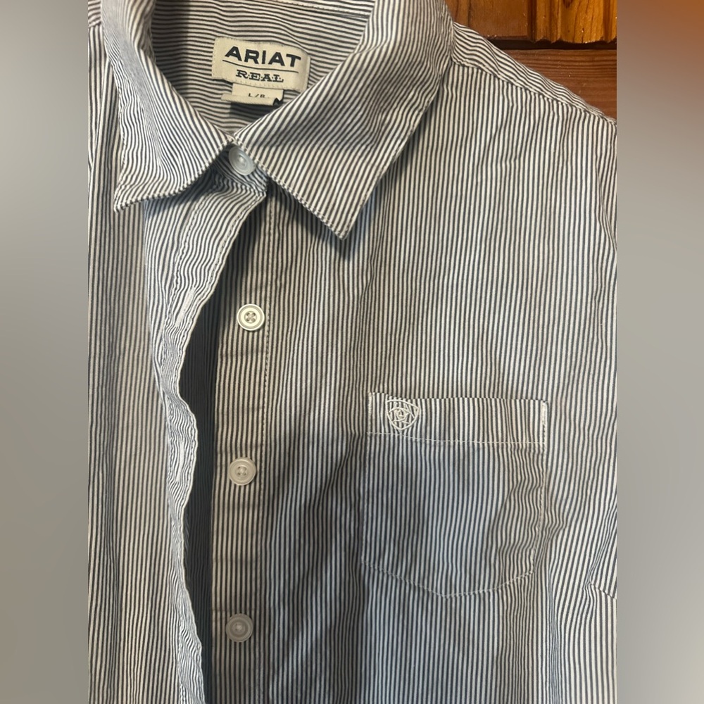 Ariat Women’s Button Down NWOT